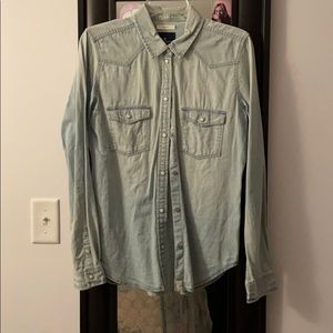 American Eagle soft Jean button up